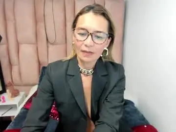 Chaturbate Adult Webcams of issa_milf__