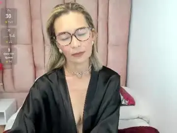 Chaturbate Sex Cam of issa_milf__
