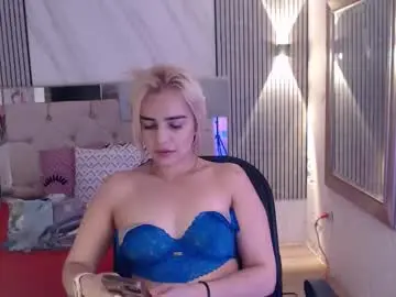 Chaturbate Live Sex Cam of julieta__fox_