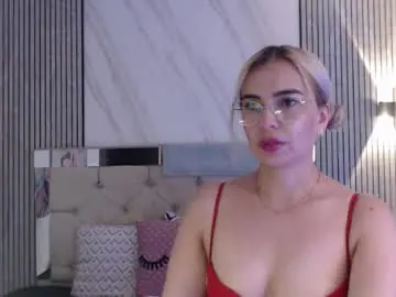 Chaturbate Live Sex Cam of julieta__fox_