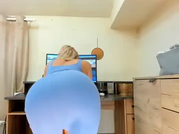 Chaturbate Adult Video Chat of classy_medeeea