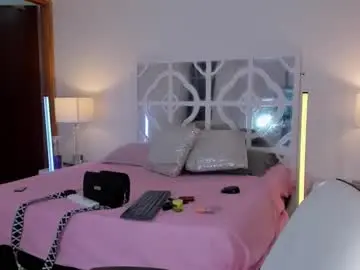 Chaturbate Live Sex Cam of mikaelastonne