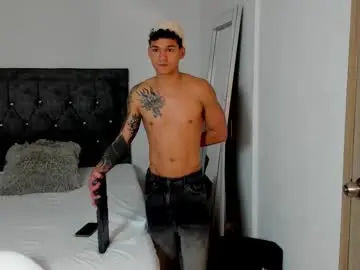 Chaturbate Live Sex Cam of morthy_downey