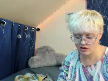 Chaturbate Sex Cam of sparkling_water_hate_club