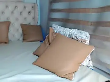 Chaturbate Live Sex Cam of kina_greyx