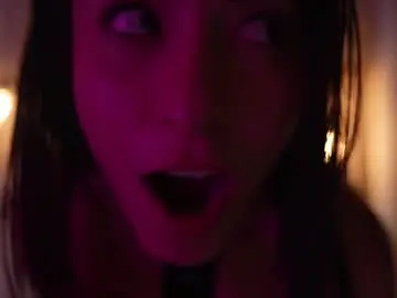 Chaturbate Watch Live Sex Cams of emyii