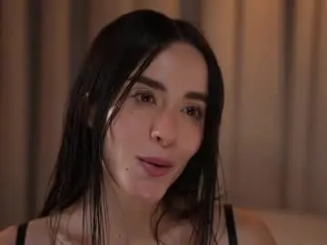 Chaturbate Watch Live Sex Cams of emyii