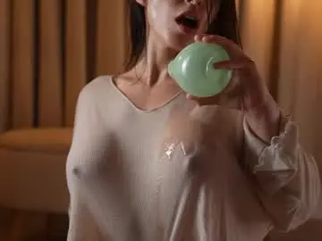 Chaturbate Live Sex of emyii