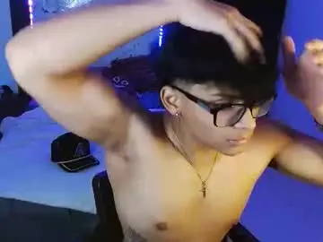 Chaturbate Nude Webcam of mr_yisuz