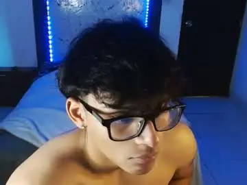 Chaturbate Live Sex Cam of mr_yisuz