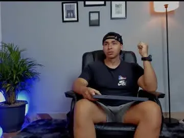 Chaturbate Adult Video Chat of ronnie_canford