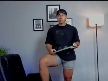 Chaturbate Best live sex cam show of ronnie_canford