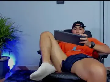 Chaturbate Adult Webcams of ronnie_canford