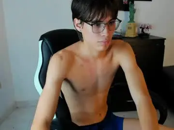 Chaturbate Nude Webcam of ryan_bronw