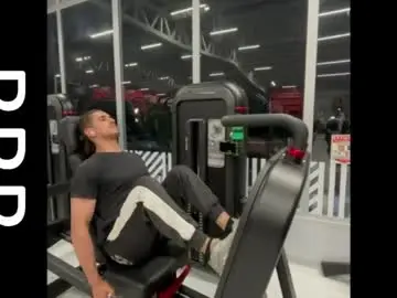 Chaturbate Free Porn Cam of tom_blunt96