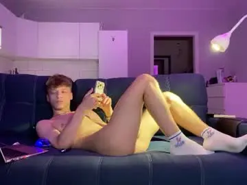 Chaturbate Live Sex Cam of andytwinkkk