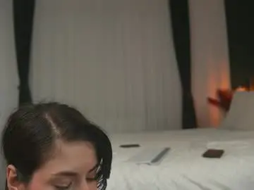 Chaturbate Free Porn Cam of alyonaqueen_