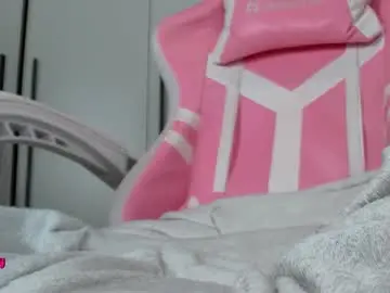 Chaturbate Live Sex Cam of caramelangels