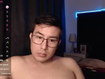Chaturbate Live Porn of andrewmhilton_