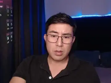 Chaturbate Live Porn of andrewmhilton_