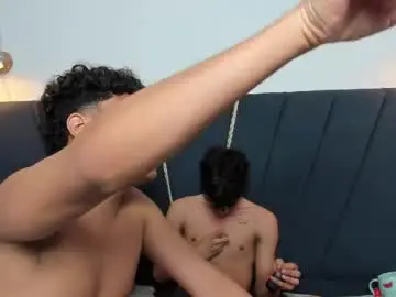 Chaturbate Live Sex of enzo_love18