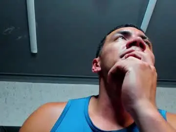 Chaturbate Live Sex Cam of bastian_franco01