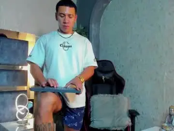 Chaturbate Live Porn of bastian_franco01