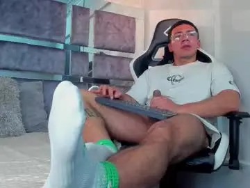 Chaturbate Best live sex cam show of bastian_franco01