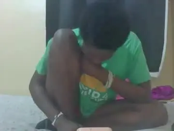 Chaturbate Free Live Porn of petitegirly12