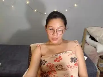 Chaturbate Live Sex Cam of yoursexy_reb