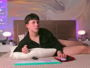 Chaturbate Best live sex cam show of adrianoaubert