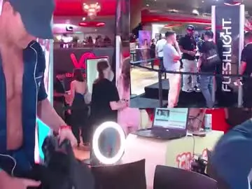 Chaturbate Live Sex Cam of ashbashgirl