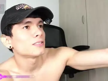 Chaturbate Live Sex Cam of mr_freed