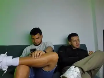 Chaturbate Live Sex Cam of straight_boys_hornys