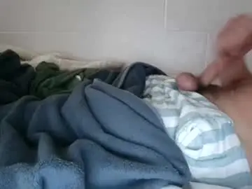 Chaturbate Live Sex Cam of 18skinnypee