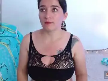 Chaturbate Free Live Porn of emelyross_