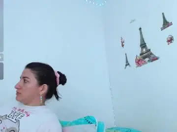 Chaturbate Watch Live Sex Cams of emelyross_