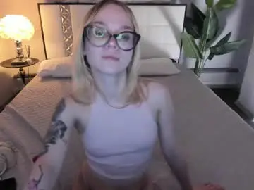 Chaturbate Nude Webcam of ameli18