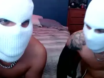 Chaturbate Live Sex Cam of pleasurebroz