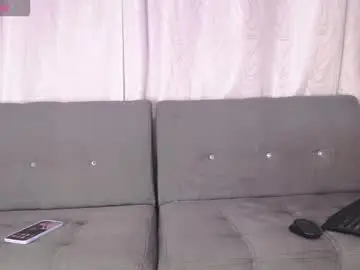 Chaturbate Live Sex Cam of rosalynda_collen