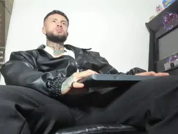 Chaturbate Live Sex Cam of master_steven_01