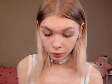 Chaturbate Live Sex of blondy_fina