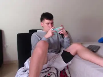 Chaturbate Live Sex Cam of harry_brown2324