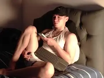 Chaturbate Nude Webcam of harry_brown2324