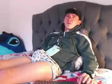 Chaturbate Watch Live Sex Cams of harry_brown2324