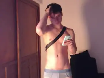 Chaturbate Live Sex Cam of harry_brown2324