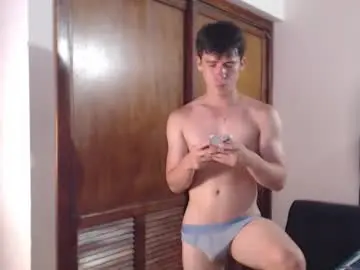 Chaturbate Nude Webcam of harry_brown2324