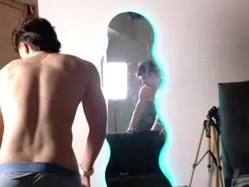 Chaturbate Adult Webcam of harry_brown2324