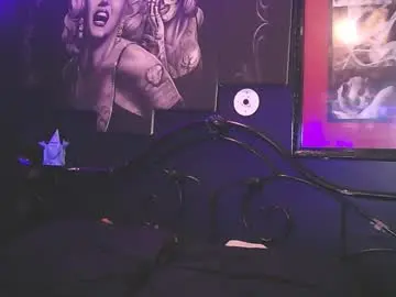 Chaturbate Best live sex cam show of splashh_queen317