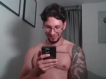 Chaturbate Live Porn of andrew_mathe